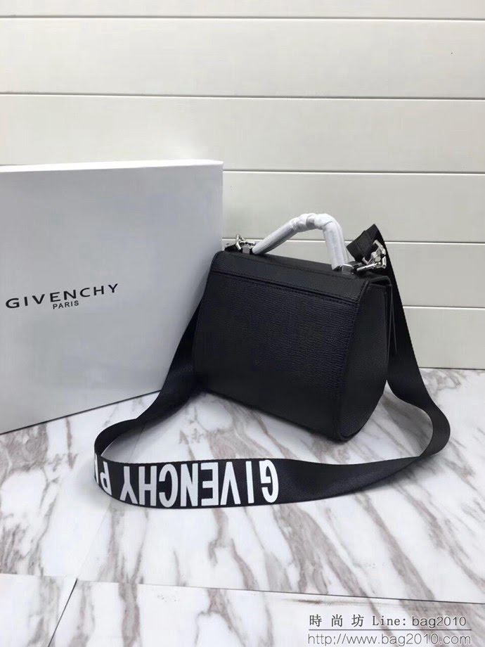 GlVENCHY紀梵希 2017春夏女裝系列 GIVENCHY Logo寬肩帶裝飾 黑色Pandora Box手袋 斜挎包 經典實用  tsg1124